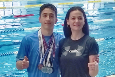 Konya'da otizmli yüzücü Alper Akgül 5 madalya kazandı