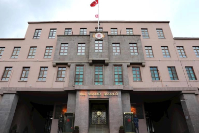 İran'dan ateşlenen Gaziantep'e giren füzeye imha!