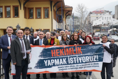 Bursa’da hekimlerden 'sağlık hakkı' yürüyüşü